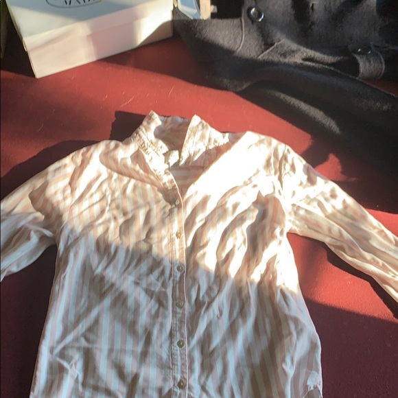 Button up - Picture 1 of 3